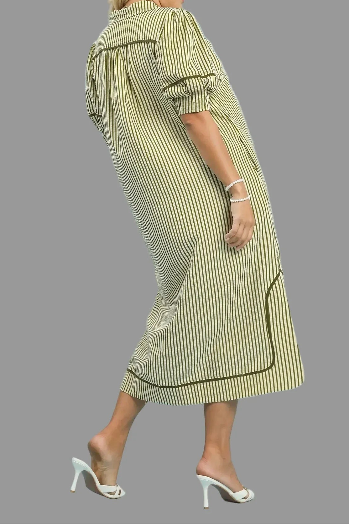 Vestido midi oliva claro de rayas Striped Expectations blanco