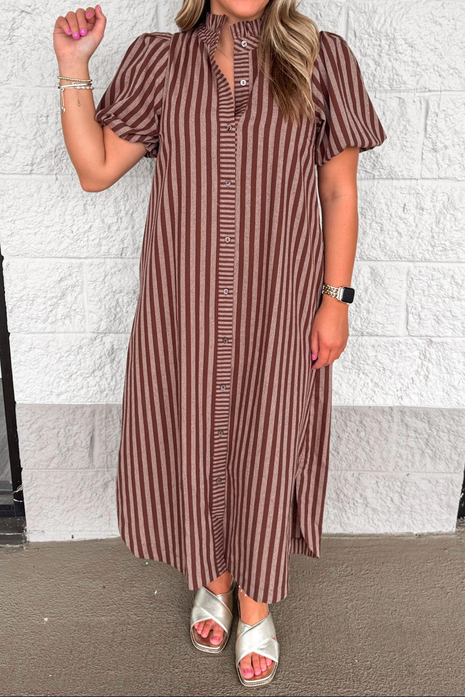 Vestido midi marrón de rayas Striped Charm