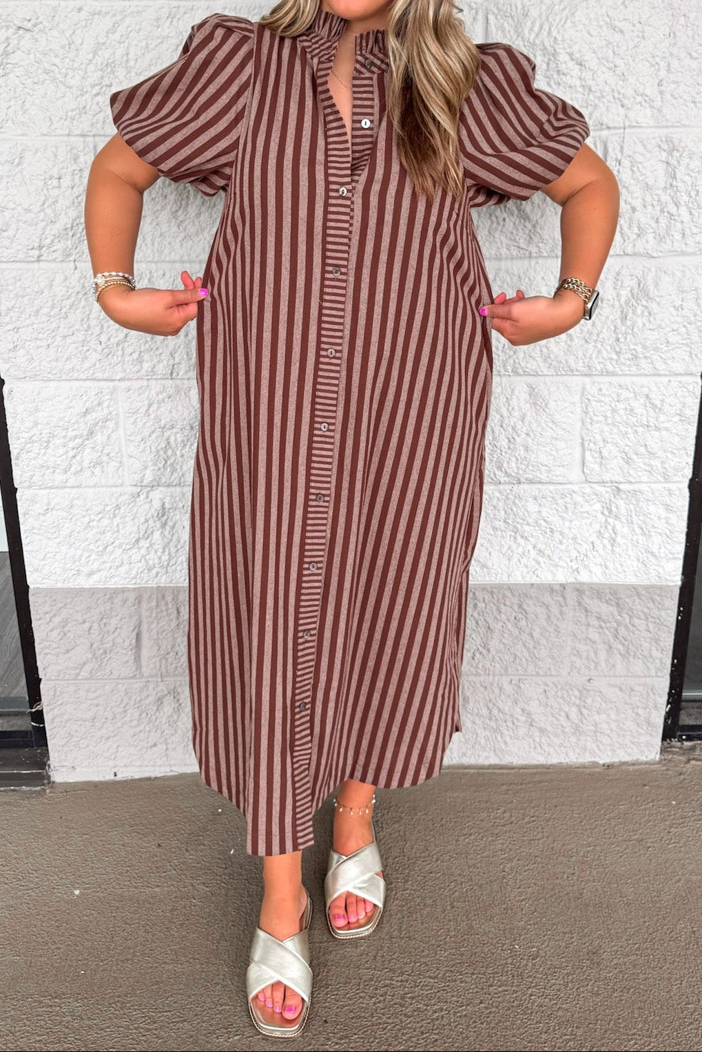Vestido midi marrón de rayas Striped Charm