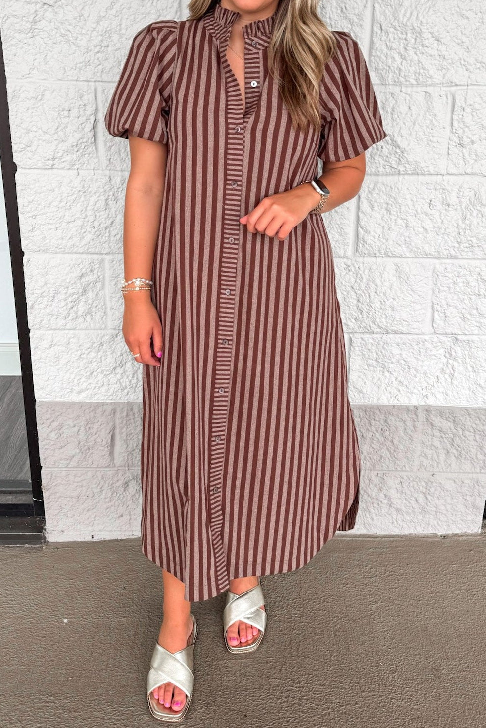Vestido midi marrón de rayas Striped Charm