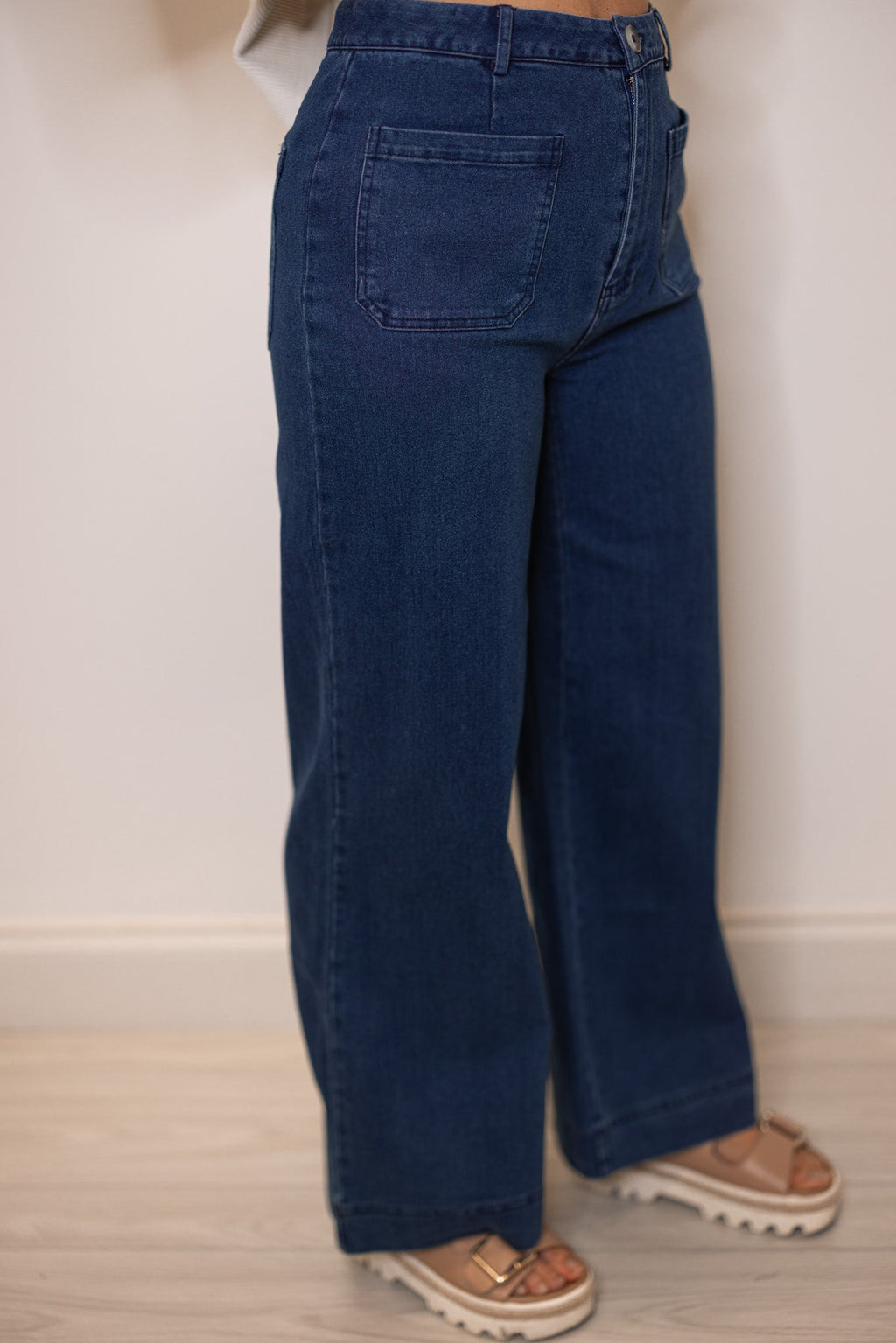 Pantalones vaqueros anchos de lavado oscuro blanco