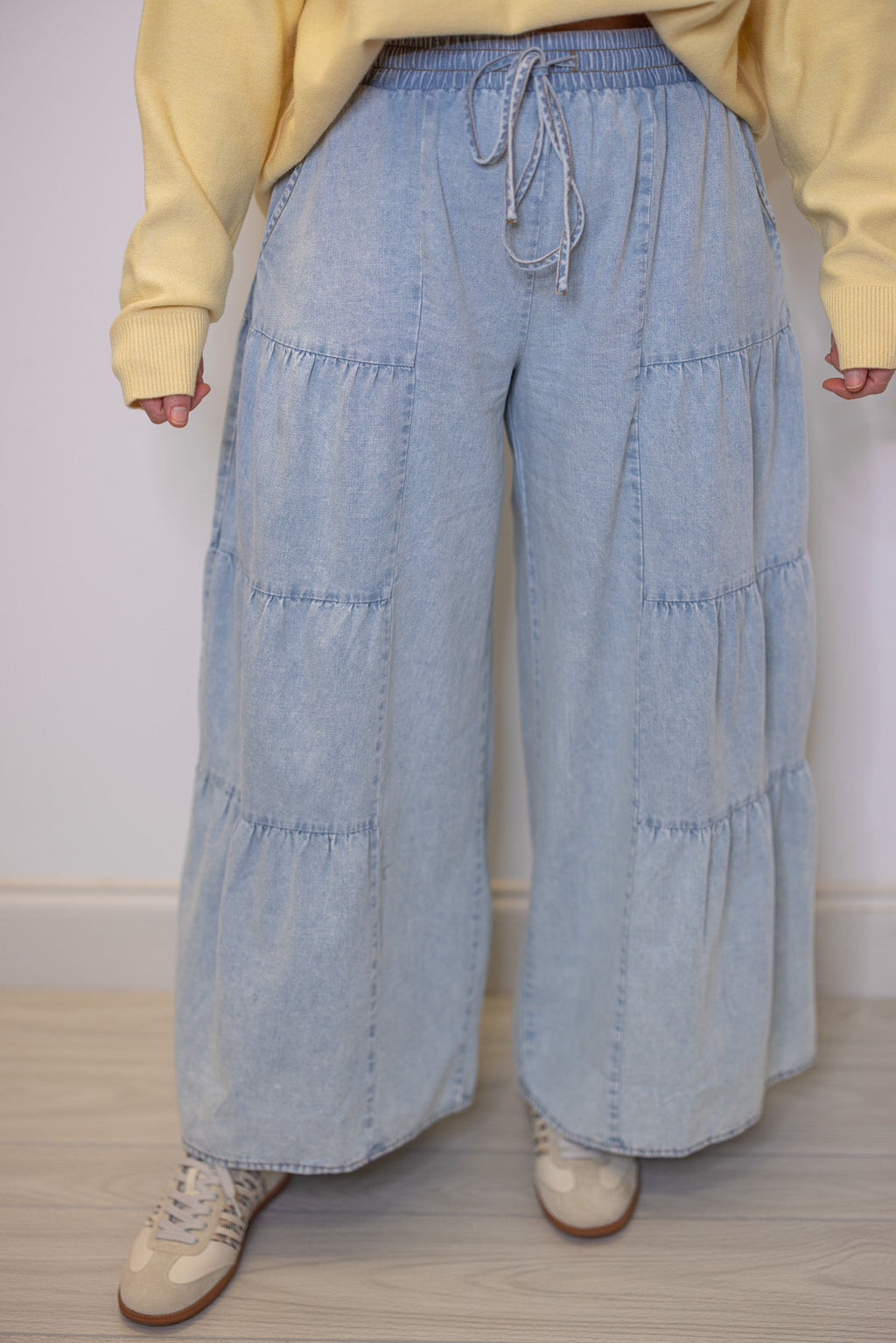 Pantalones azul claro Chambray Dreaming rojo