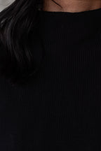 Top de punto negro Stylish Standards
